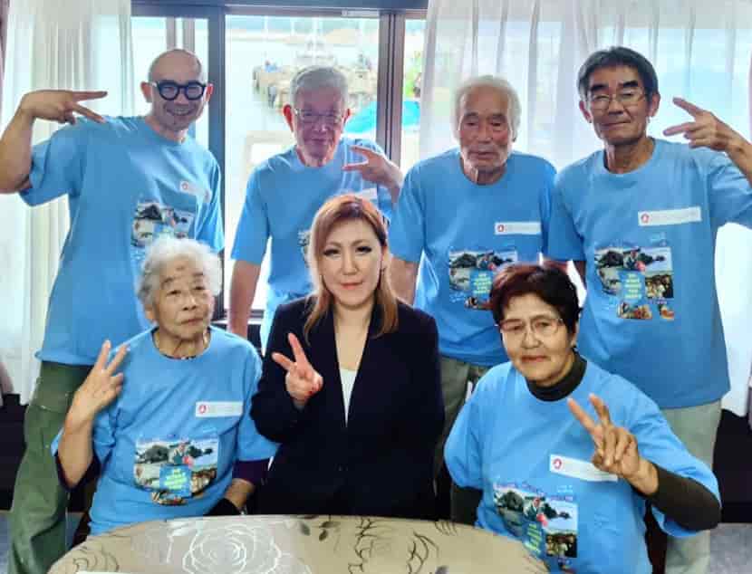 万博会場での集合写真