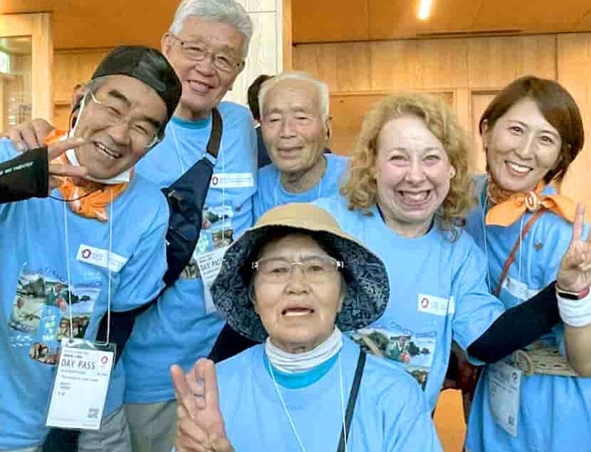 オランダ館で記念撮影。