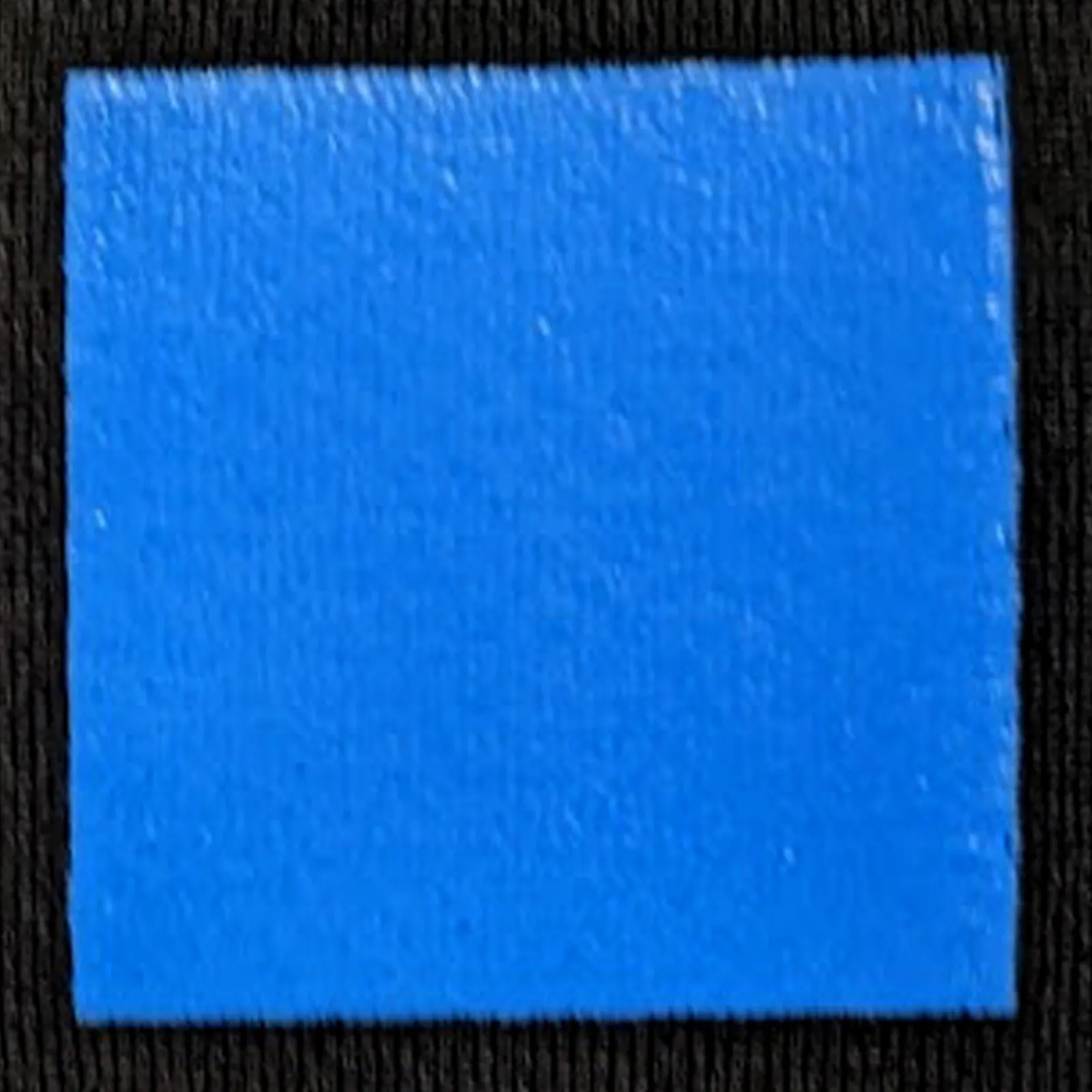 オリジナルプリント色見本 ブルー：ドライ黒生地へのシルクスクリーンプリント仕上がり（インク番号 C-23）