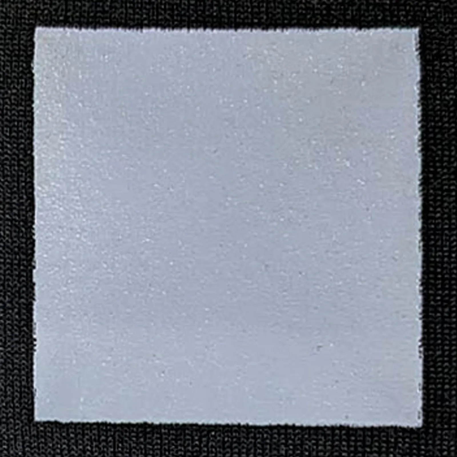 オリジナルプリント色見本 ラベンダーグレー：ドライ黒生地へのシルクスクリーンプリント仕上がり（インク番号 C-29）